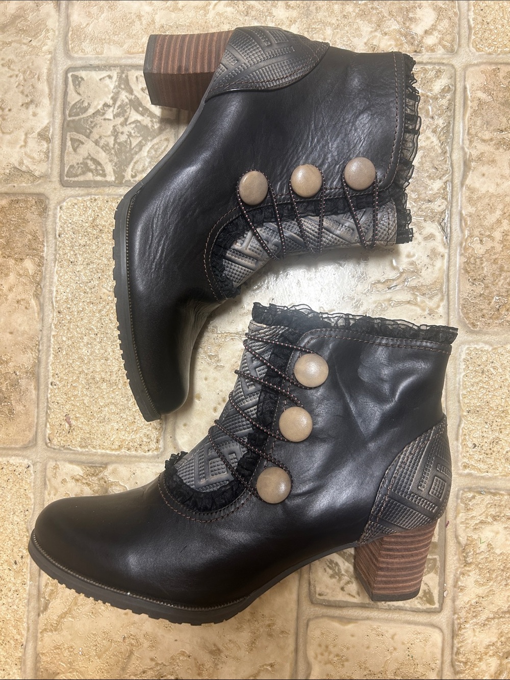 L’Artiste Conchita Booties